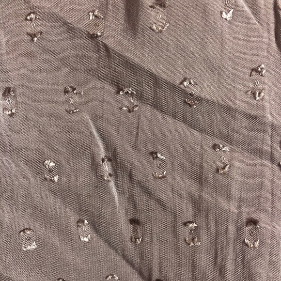 H&M grey lavender ,ruffle neck, clip dot sleeveless top - Picture 3 of 5